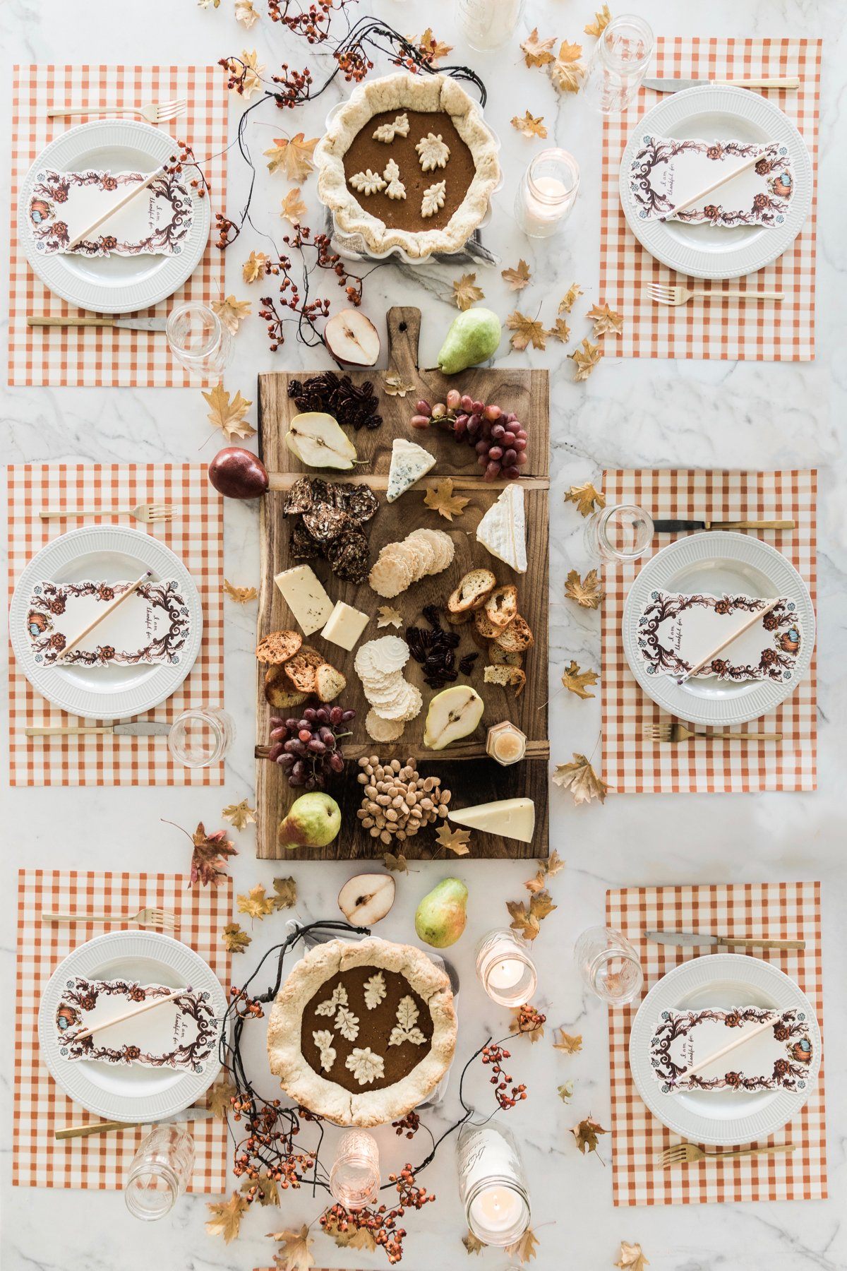 Effortlessly Beautiful Thanksgiving Tablescape Idea...