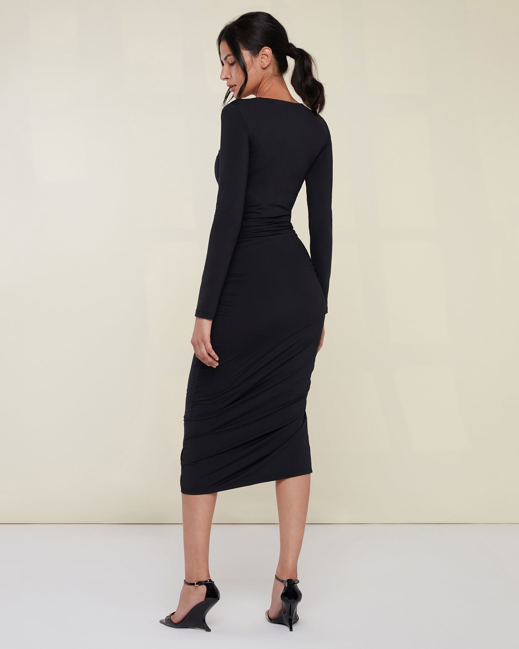 Asymmetrical Shirred Jersey Midi Dress – Rachel Parcell, Inc.